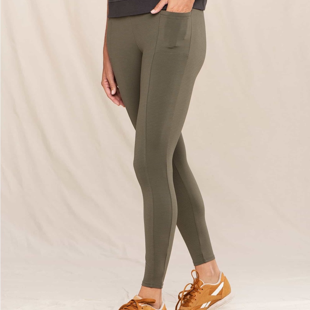 Soft and versatile leggings from Toad & Co